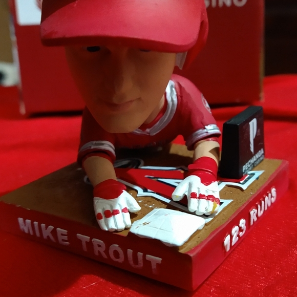 Mike Trout 2016 MVP Bobblehead - Picture 5 of 6